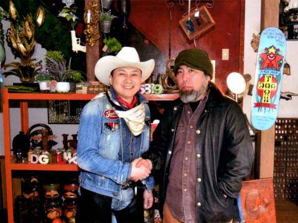 manana blog/2015�N4���@�G�� WORLD GRAPH�̃C���^�r���A�[�Ƃ��Ĕ������s���񂪃}�j���[�i�ɂ����X��