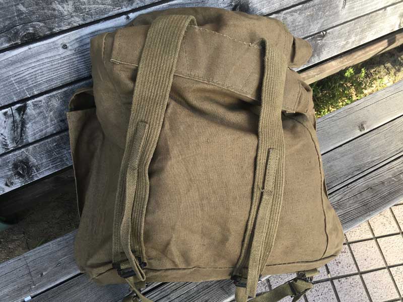 Vintage Deadstock Czech army Backpack�A�r���e�[�W �`�F�[���ȂǍd�h�ȃp�[�c���� �`�F�R�R�̃o�b�N�p�b�N
