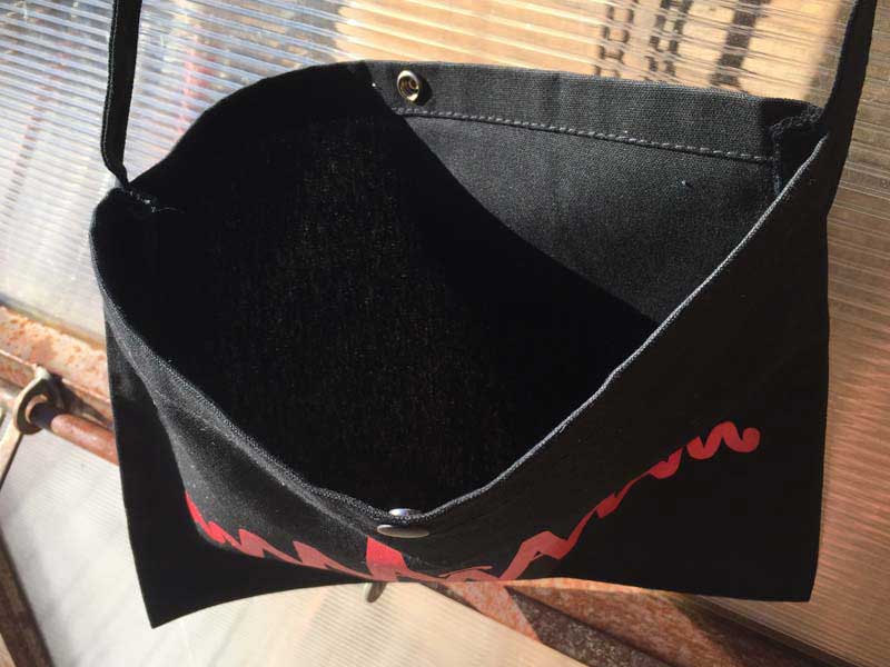 �}�j���[�i�@�I���W�i�� Heart Beat manana logo�̃T�R�b�V���A�o�b�N