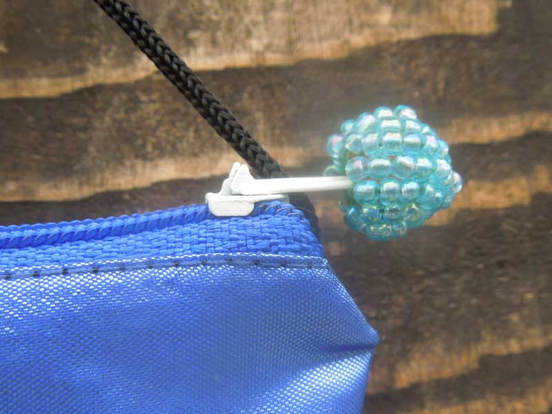 �V�i�@�x�g�i���̉Ԏh�J�̓������A�I�U�C �f�U�C���̃|�[�`