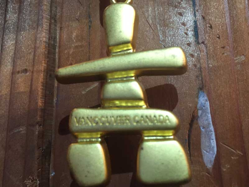 �V�i�@�J�i�_�ōw������ Totem Pole�A�g�[�e���|�[���̃L�[�z���_�[�A�𔲂��A�{�g���I�[�v�i�[