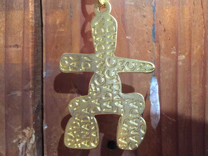 �V�i�@�J�i�_�ōw������ Totem Pole�A�g�[�e���|�[���̃L�[�z���_�[�A�𔲂��A�{�g���I�[�v�i�[