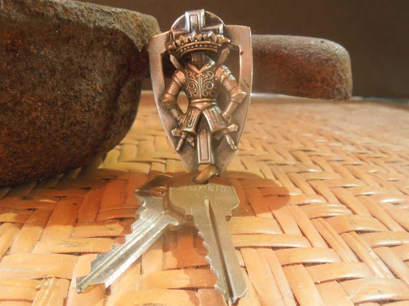 Antique Cult �G�݁A1890�N��A�t���[���[�\���A�C���~�i�e�B�[�A�e���v���R�m�c�̃L�[�z���_�[