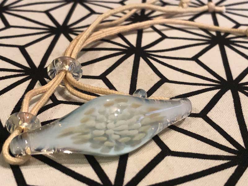 麻覇王 マホオ Pyrex Glass を使用したアートガラスのアクセサリー