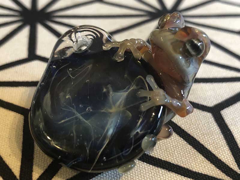 ���e�� �}�z�I Frog �F�� �l�b�N���X N-2436 �R�t�� Pyrex Glass ���g�p�����A�[�g�K���X�̃A�N�Z�T���[