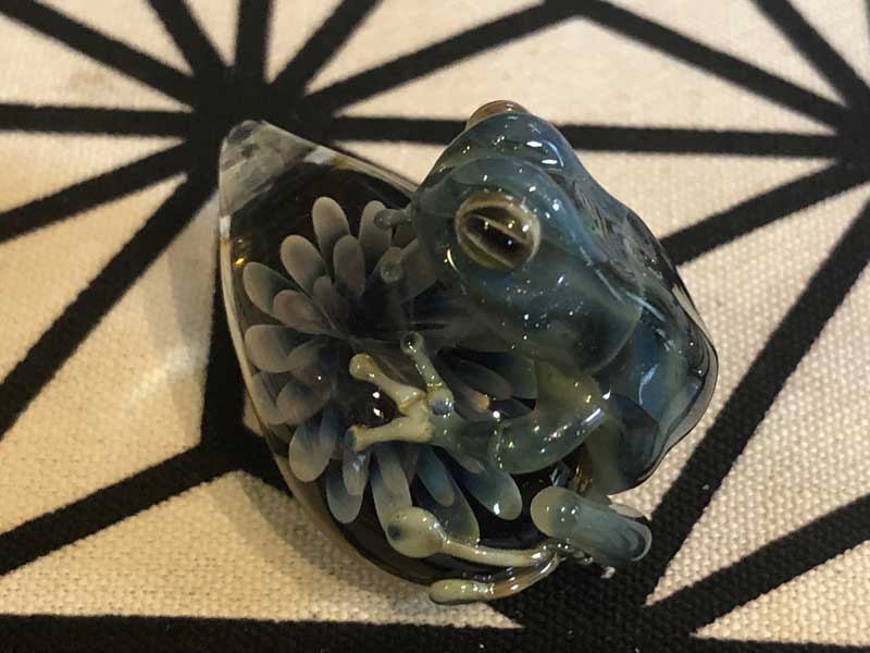 ���e�� �}�z�I Frog �^ x �t�@�i �y���_���g N-2959 �R�t�� Pyrex Glass �g�p�̃A�[�g�K���X�̃l�b�N���X