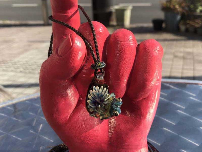 ���e�� �}�z�I Frog �^ x �t�@�i �y���_���g N-2959 �R�t�� Pyrex Glass �g�p�̃A�[�g�K���X�̃l�b�N���X