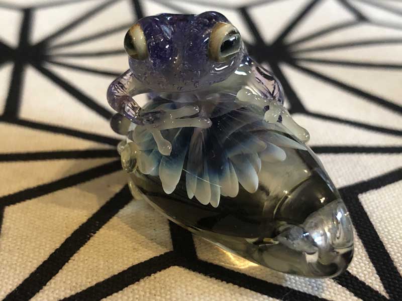 ���e�� �}�z�I Frog �^ x �t�@�i �y���_���g N-2971 �R�t�� Pyrex Glass ���g�p�����A�[�g�K���X�̃l�b�N���X