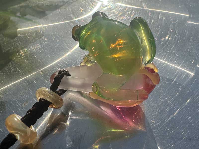 ���e�� �}�z�I Frog �^ x �t�@�i �y���_���g N-3315 �R�t�� Pyrex Glass ���g�p�����A�[�g�K���X�̃l�b�N���X