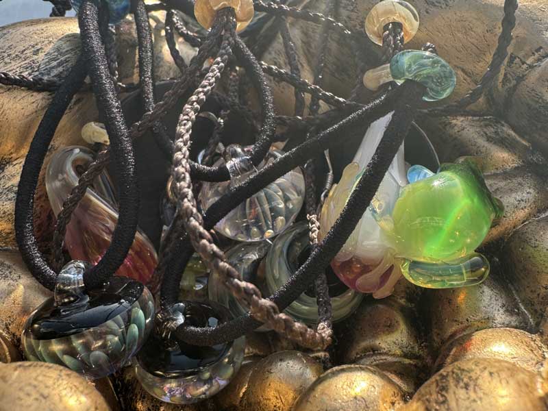 ���e�� �}�z�I Frog �^ x �t�@�i �y���_���g N-3315 �R�t�� Pyrex Glass ���g�p�����A�[�g�K���X�̃l�b�N���X