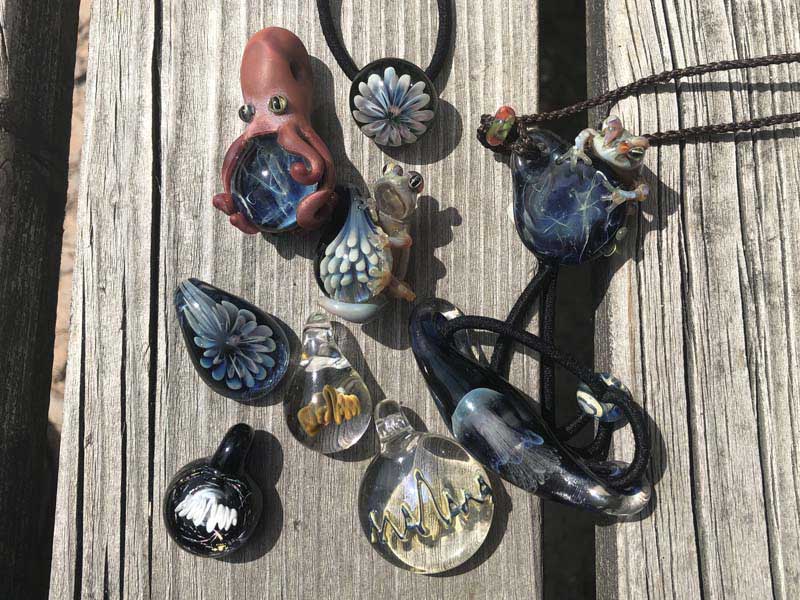 麻覇王 マホオ Pyrex Glass を使用したアートガラスのアクセサリー、ペンダント、ピアス、ヘアゴム 