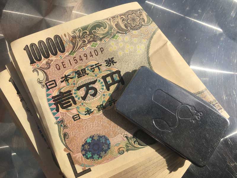 Vintage Perfume Bottle�̍������money clip�A�r���e�[�W �����{�g���f�U�C���̃}�l�[�N���b�v