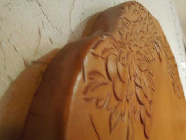 Vintage Leather Carving Mountain Wall Deco�A�r���e�[�W�@�v�ɃJ�[�r���O�ŎR��`�����E�H�[���f�R