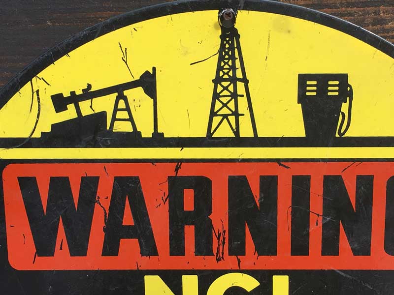 Vintage Warning NGL pipeline sign �r���e�[�W �z�[���[�� NGL�p�C�v���C���̊Ŕ�