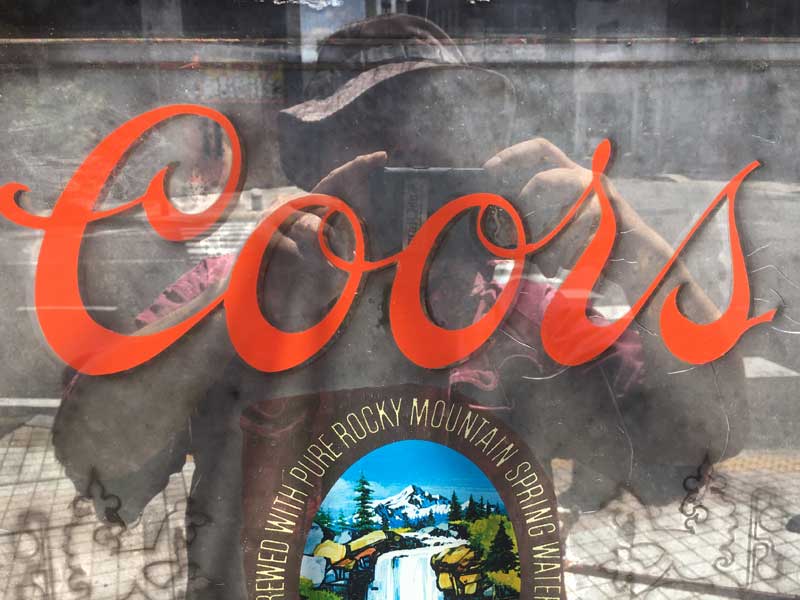 Vintage Pub Mirror Coors American's Fine Light Beer �A�r���e�[�W �N�A�[�Y�̓d���p�u�~���[