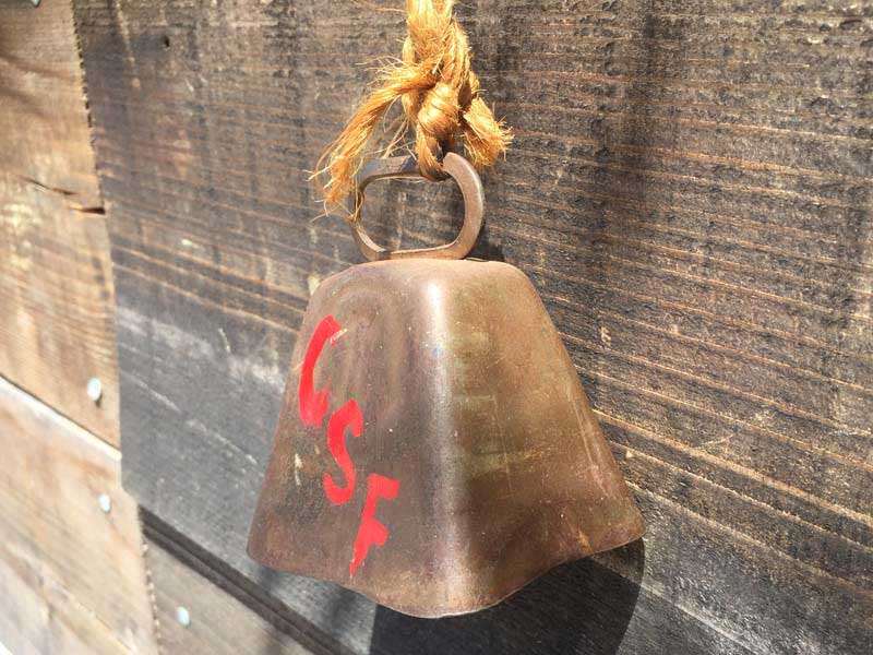 アメリカで買った CSFとペイントが入ったアンティーク、Used物のカウベル