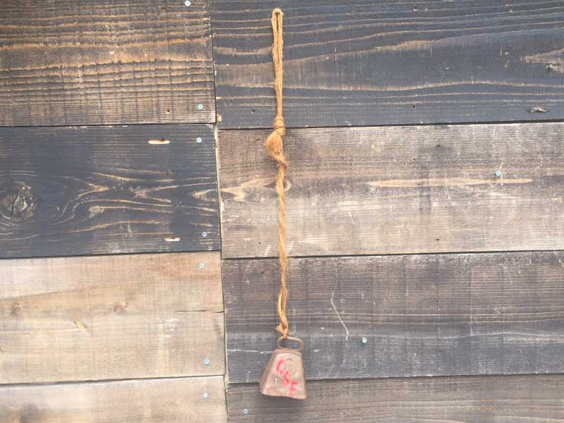 アメリカで買った CSFとペイントが入ったアンティーク、Used物のカウベル