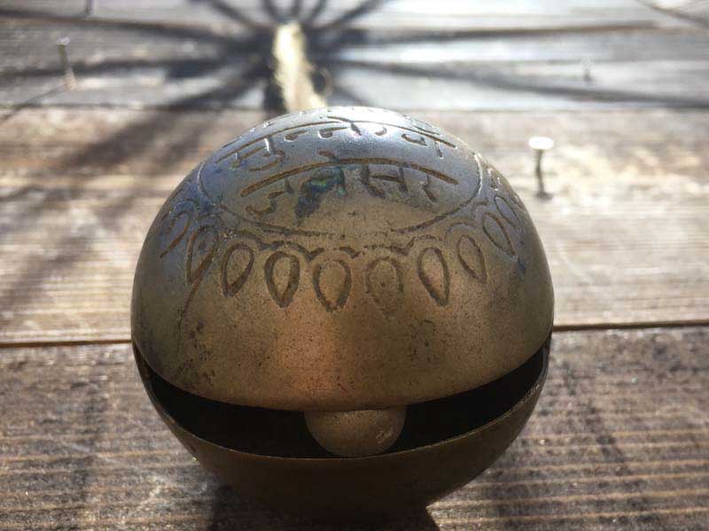Antique�AUsed Tibetan Cow Bell�A�`�x�b�g�̃J�E�x���A�h�A�x��