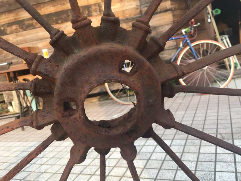 Antique Iron Big Wheel 1920�`1930�N�� �A���e�B�[�N�@������̃A�C�A���z�C���A��ԗ�