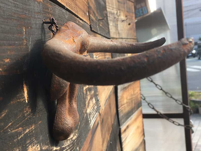 Antique�AVintage Cast Iron Long Horn Bull�A�A���e�B�[�N�@�A�C�A�������̃����O�z�[���̃I�u�W�F