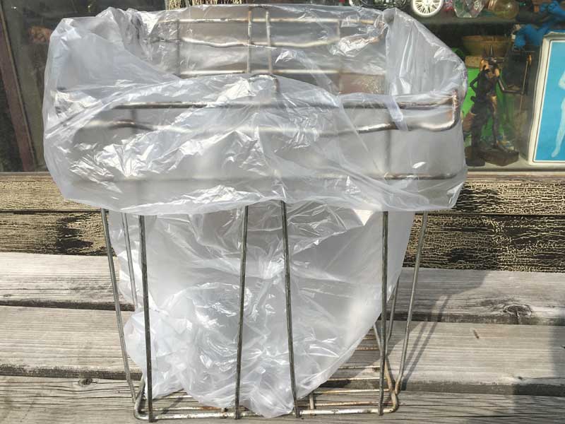 Antique Vintage Iron Busket �r���e�[�W �X�^�b�L���O�\�ȃ��^�� ���C���|���̃o�X�P�b�g�A�S���̃J�S�@