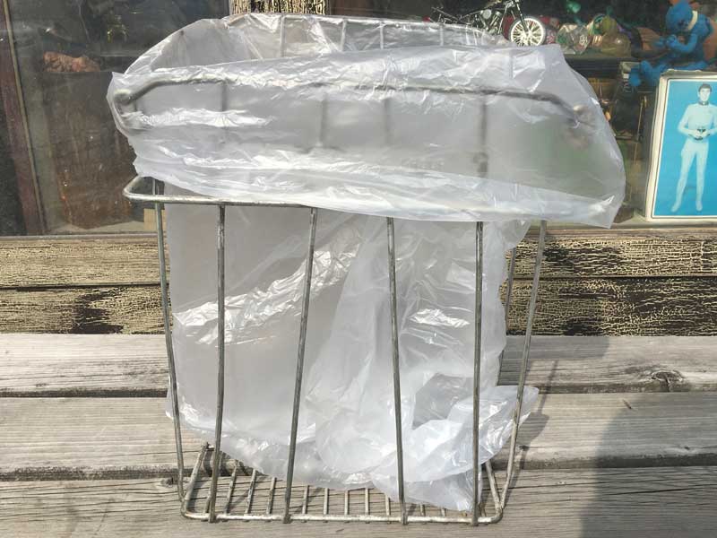 Antique Vintage Iron Busket �r���e�[�W �X�^�b�L���O�\�ȃ��^�� ���C���|���̃o�X�P�b�g�A�S���̃J�S�@