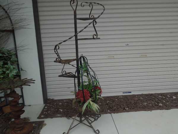 Vintage Gardening Goods アイアン製 ガーデニング雑貨、製螺旋階段