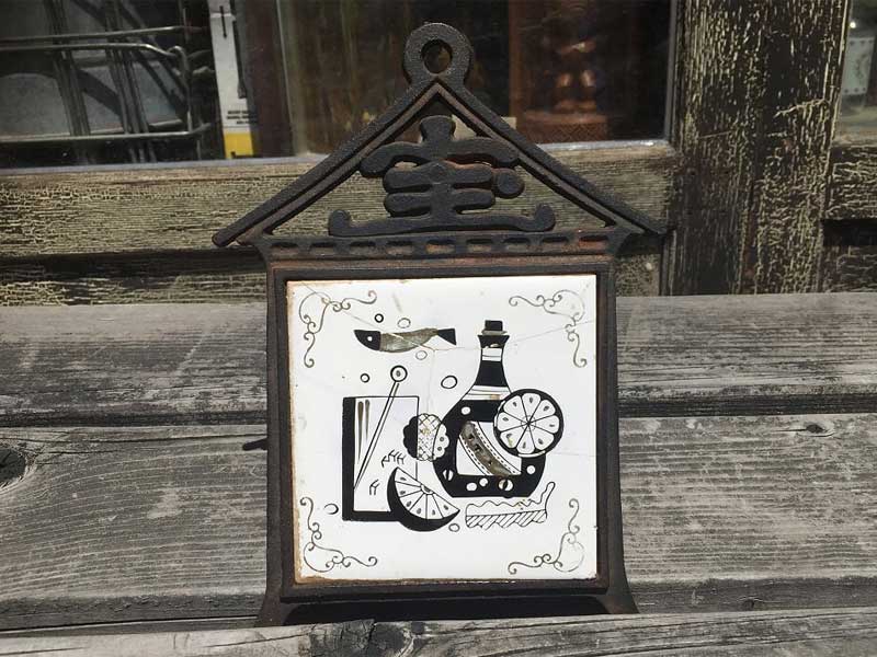 Vintage�@Trivet Wall Deco �^�C���A�[�g�̃g���x�b�g�A��~���A��