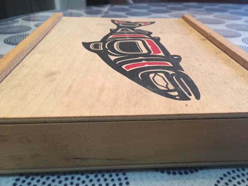 Vintage Used Haida Art Box�A�n�C�_���̃A�[�g���[�N���v�����g���ꂽ�ؐ�Box