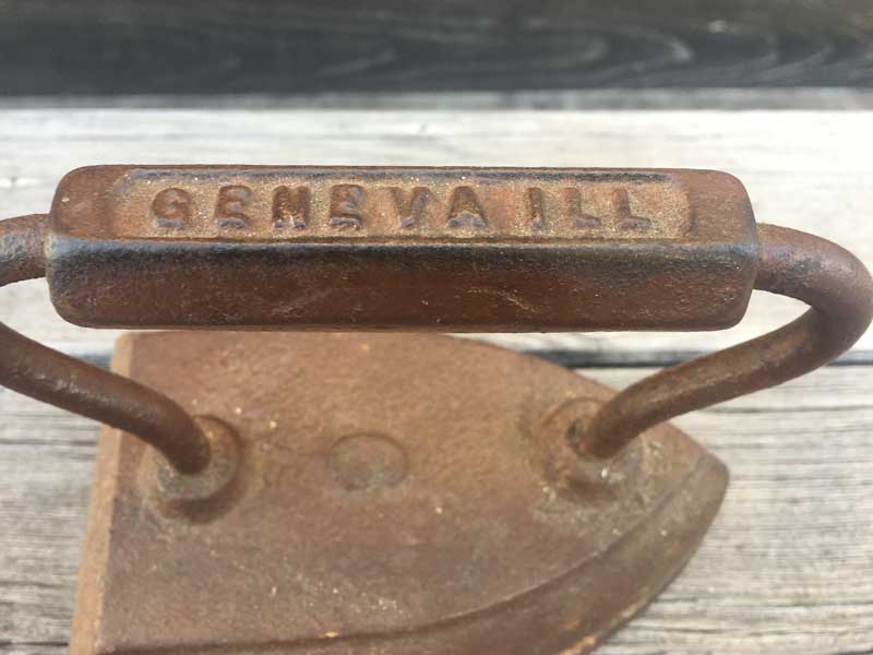 1940's Antique Used Iron Iron with handle GENEVAILL 40�N�� �A���e�B�[�N �n���h���t�̃A�C�A�����A�C����