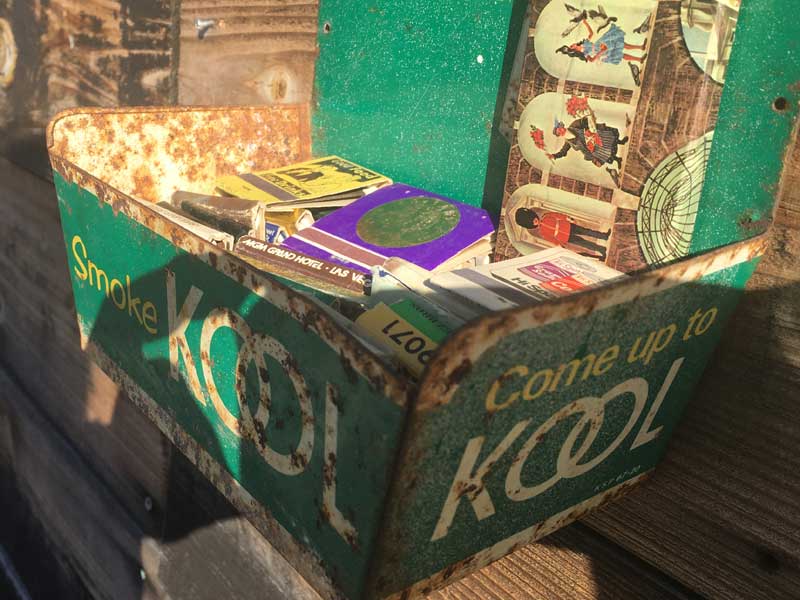 1950's Vintage Kool Tin Match Holder�@50�N�� �r���e�[�W �N�[�� �u���L�ʂ̃}�b�`�z���_�[