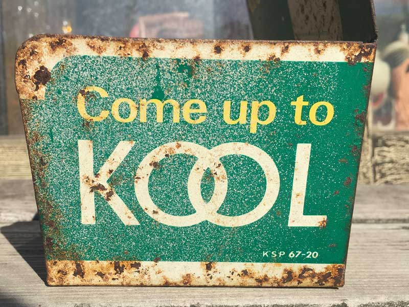 1950's Vintage Kool Tin Match Holder�@50�N�� �r���e�[�W �N�[�� �u���L�ʂ̃}�b�`�z���_�[