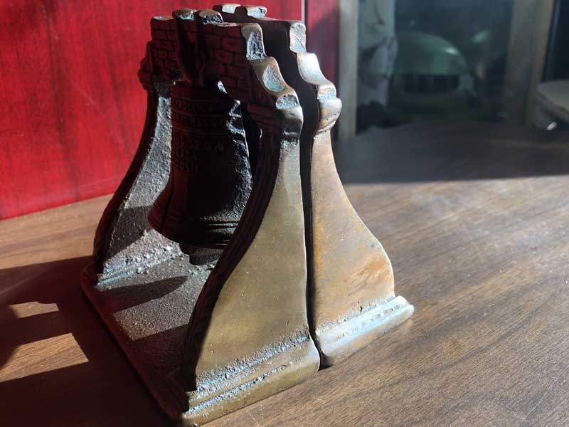 Antique�AVintage Cast Iron Liberty Bell Bookend ���o�e�B�x�� �u�b�N�G���h 2�� set �A�C�A������