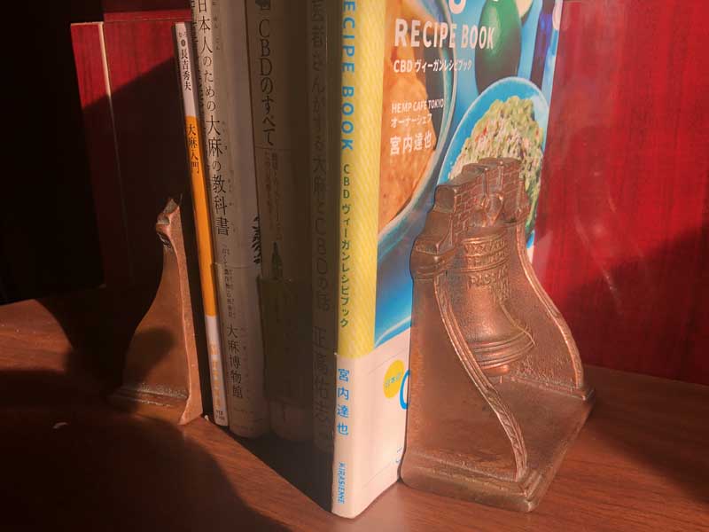 Antique�AVintage Cast Iron Liberty Bell Bookend ���o�e�B�x�� �u�b�N�G���h 2�� set �A�C�A������