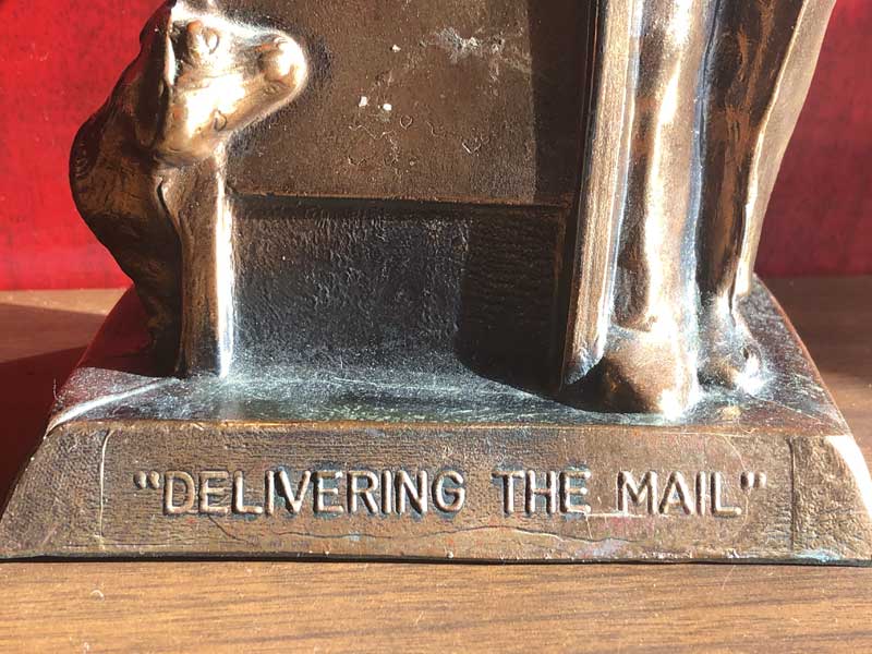 Vintage POSTMAN COIN BANK DELIVERING THE MAIL 、ポストマン コインバンク、貯金箱