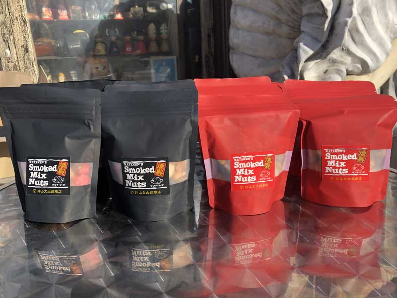 munchie foods Kataken's Smoked mix nuts �}���`�[�t�[�Y�@���~�c�L���ӂ������i�b�c�{�g��