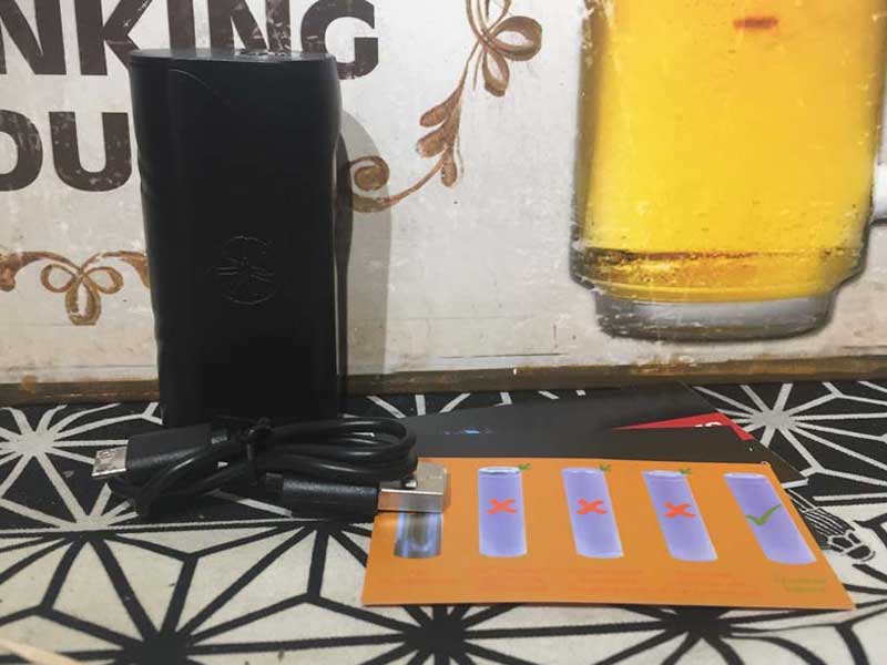 AsModUs Colossal 80W �A�X���_�X�R���b�T�� Box Mod �^�b�`�X�N���[�� 