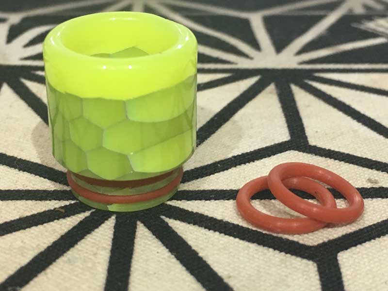 810 Glow in the Dark Snake Drip Tip 810�K�i �ÈłŌ���w�r���̃h���b�v�`�b�v