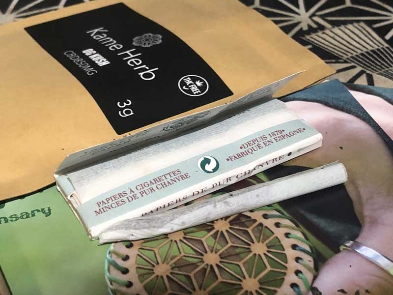 kamerui CBD �J�����C �J���i�r�W�I�[�� Premium Kame Herb 3g �v���~�A���J���n�[�u�ACBD�W���C���g