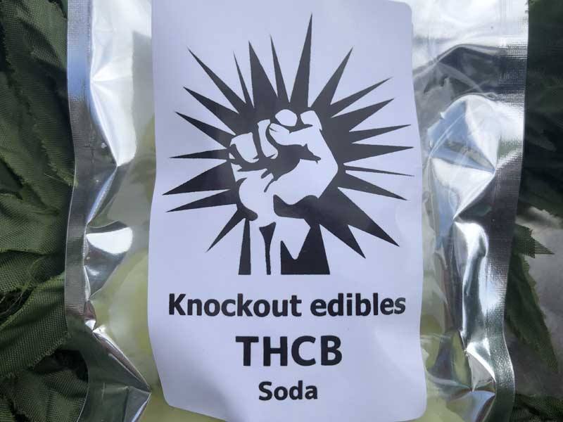 Knockout �m�b�N�A�E�g THCB Edibles Gummy THCB�n�[�h�O�~�@THCB 30mg x 10�� �\�[�_��