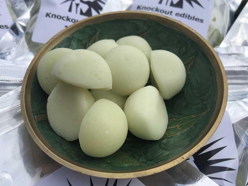 Knockout �m�b�N�A�E�g THCB Edibles Gummy THCB�n�[�h�O�~�@THCB 30mg x 10�� �\�[�_��