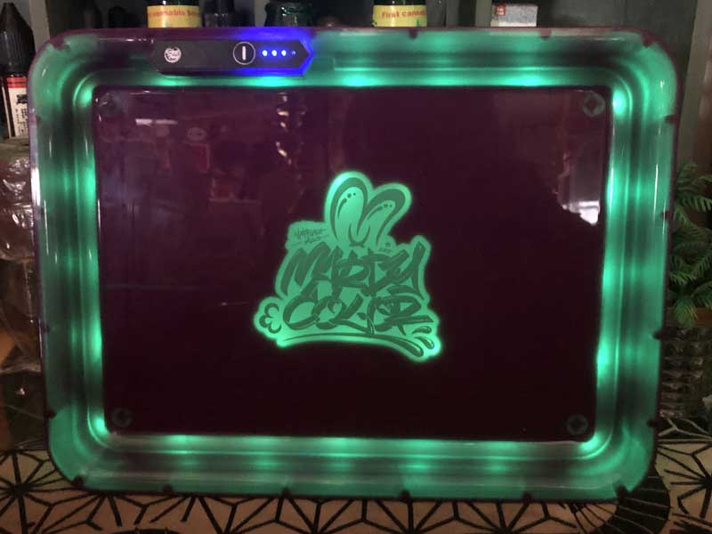 MARDY COLOR マーディカラー 大麻キャラ、蓋付き 赤、緑、青、紫、点滅を選べる LED Tray、トレイ