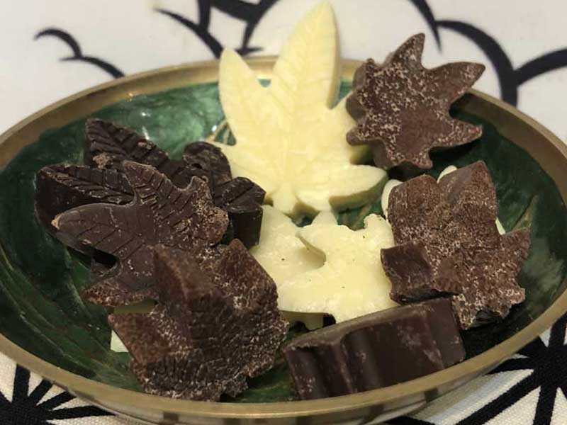 CBD SWEETS PARADAISE CBD/Chill Chocolate �`���`���R �z���C�g�`���R�i6����jTHCH5mg