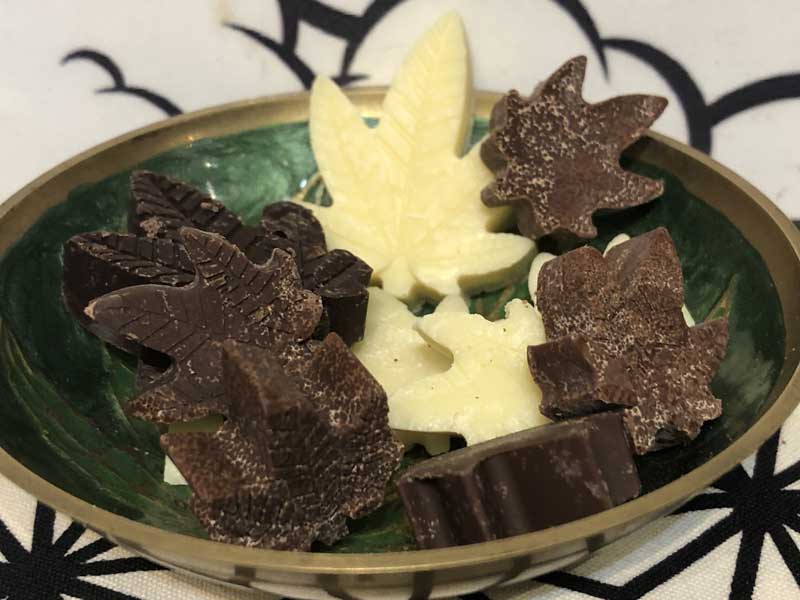 CBD SWEETS PARADAISE CBD/Tobi Chocolate �g�r�`���R �~���N�`���R�i6����jTHCH10mg