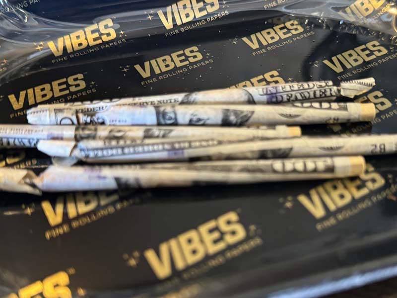 BENJI ROLLING PAPER �x���W $100 ���[���[���O�y�[�p�[ 100�h���������̃y�[�p�[