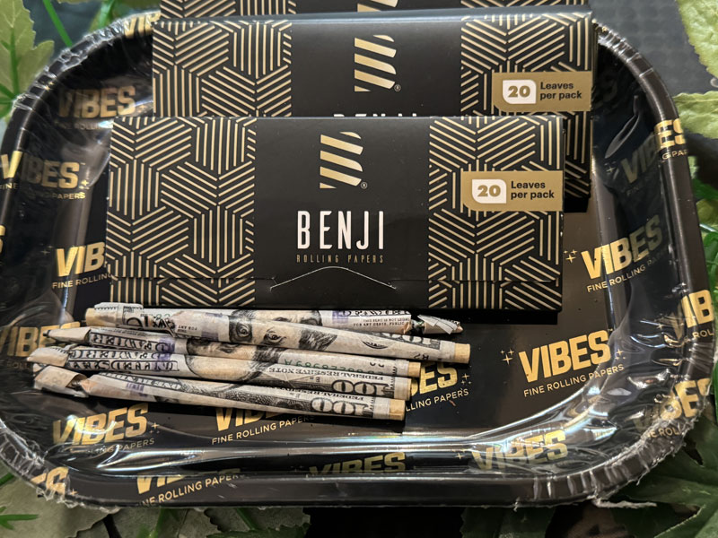 COOKIES�AVIBES Smoking Goods ���C�X ���[�����O�y�[�p�[�A�g���C�A�h�L �W�b�v���b�N