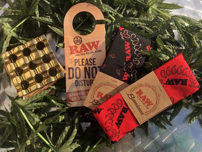 RAW Accessory BANDANA ロウ アクセサリー、バンダナ ブラック、レッド