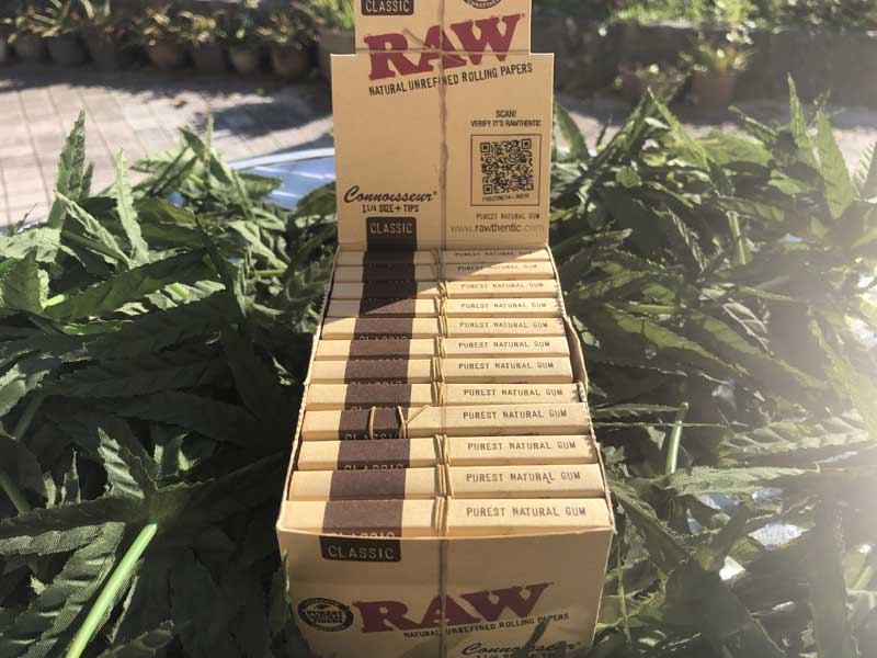 Raw Joint Paper & Roller�A���E�@�n���ɗD�����G�R�ȃy�[�p�[&���[�����O�}�V��