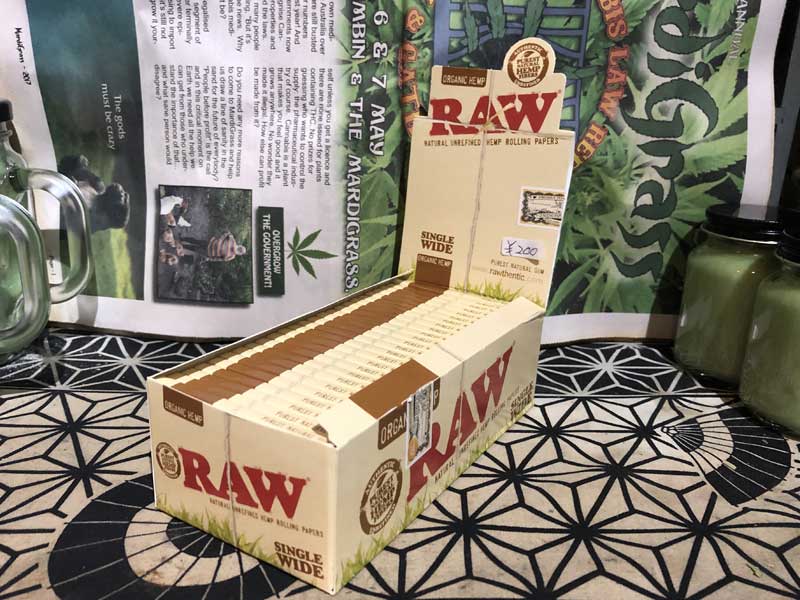 Raw Joint Paper & Roller�A���E�@�n���ɗD�����G�R�ȃy�[�p�[&���[�����O�}�V��