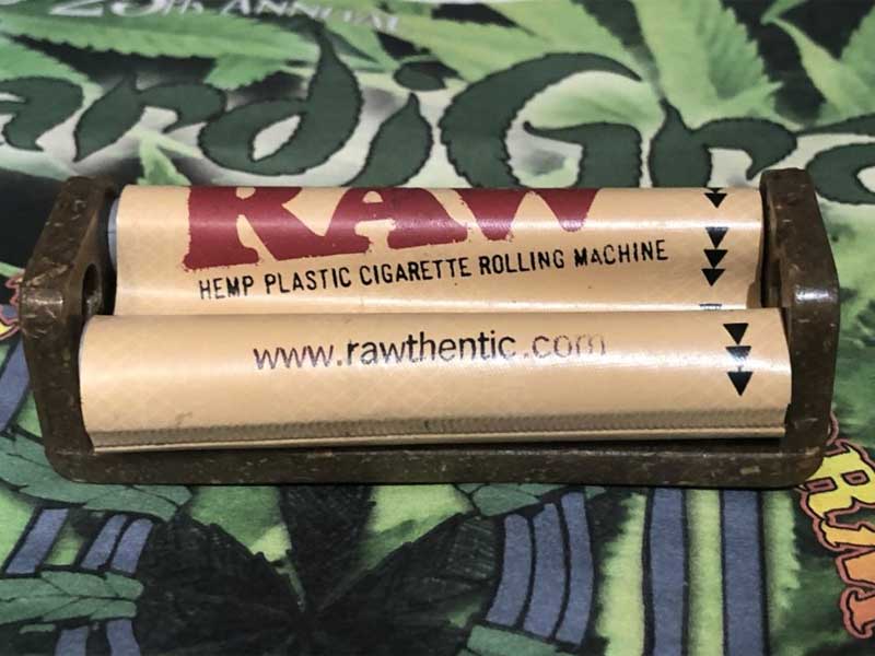 Raw Joint Paper & Roller�A���E�@�n���ɗD�����G�R�ȃy�[�p�[&���[�����O�}�V��